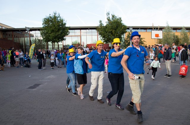 Avond4daagse organisatie loopt de polonaise