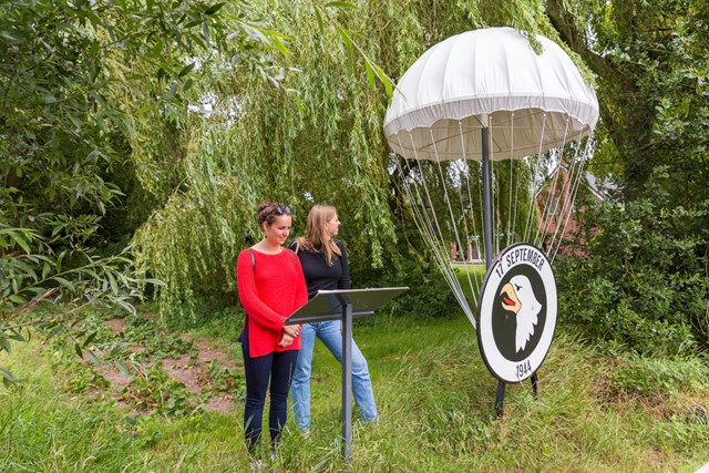 Ontdek het echte Brabant met 3 themawandelingen: bevrijdingsmonument Son